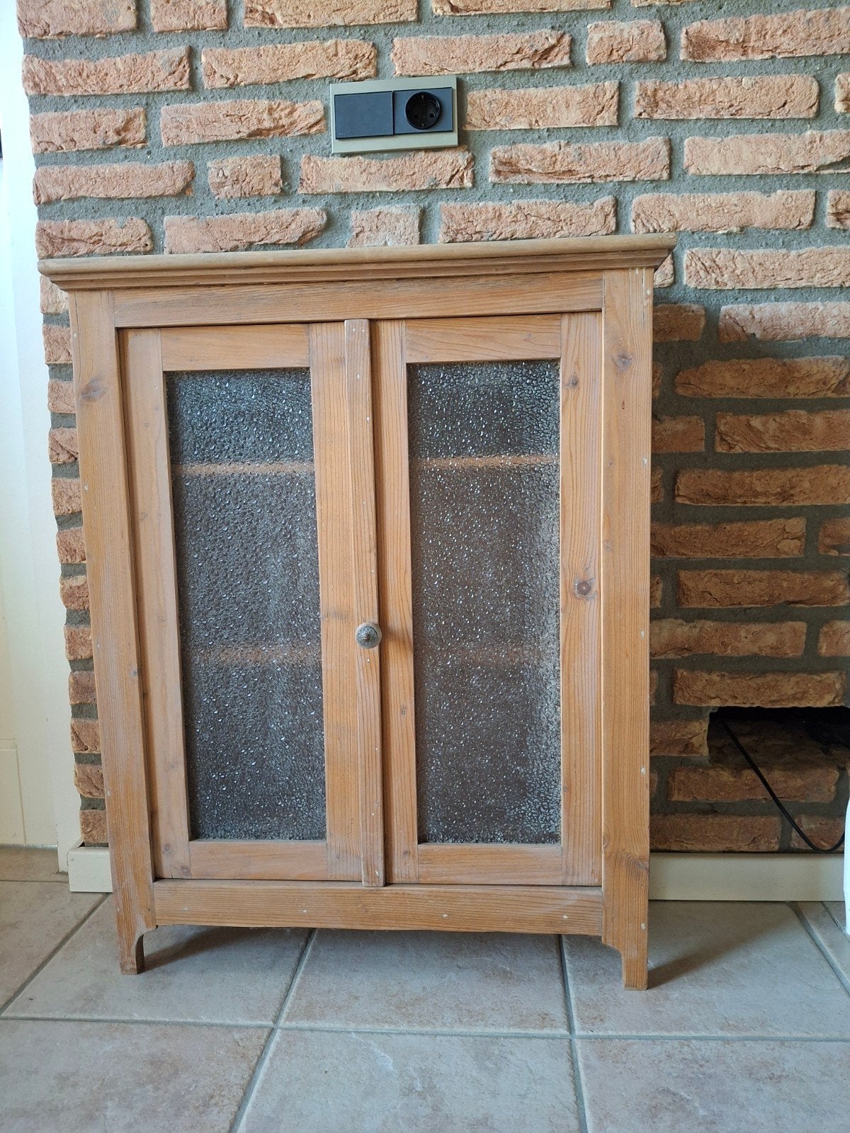 Oud  ( badkamer) kastje, Ophalen, Gebruikt