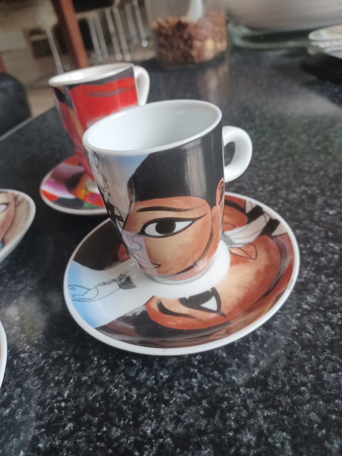 4x Yong Espresso kop en schotel, Ophalen of Verzenden, Zo goed als nieuw, Overige stijlen, Kop(pen) en/of Schotel(s)