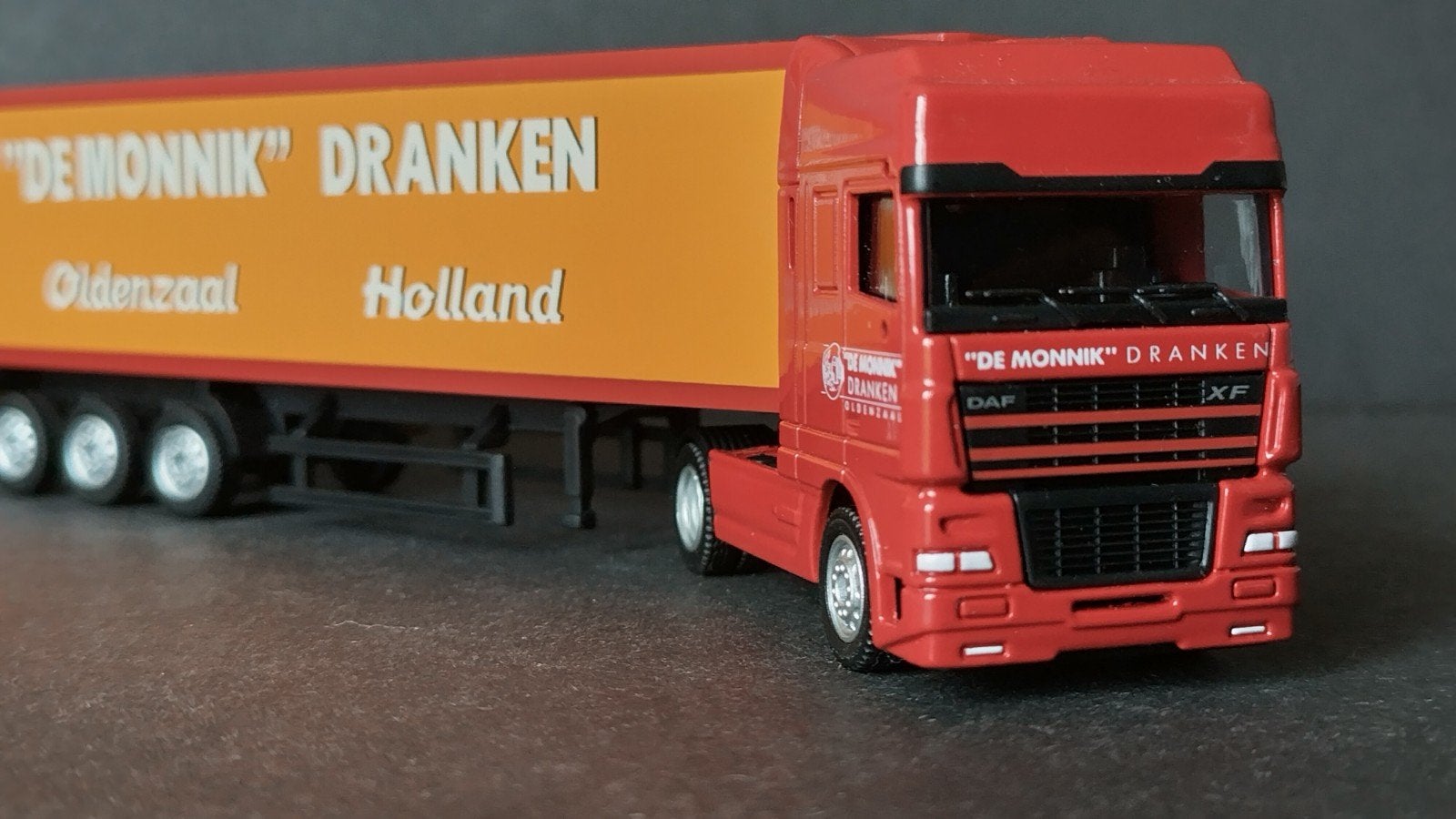 Daf Xf De Monnik Dranken Oldenzaal 1:87 Holland Oto Pol, Hobby en Vrije tijd, Overige merken, Zo goed als nieuw, Holland Oto, Bus of Vrachtwagen