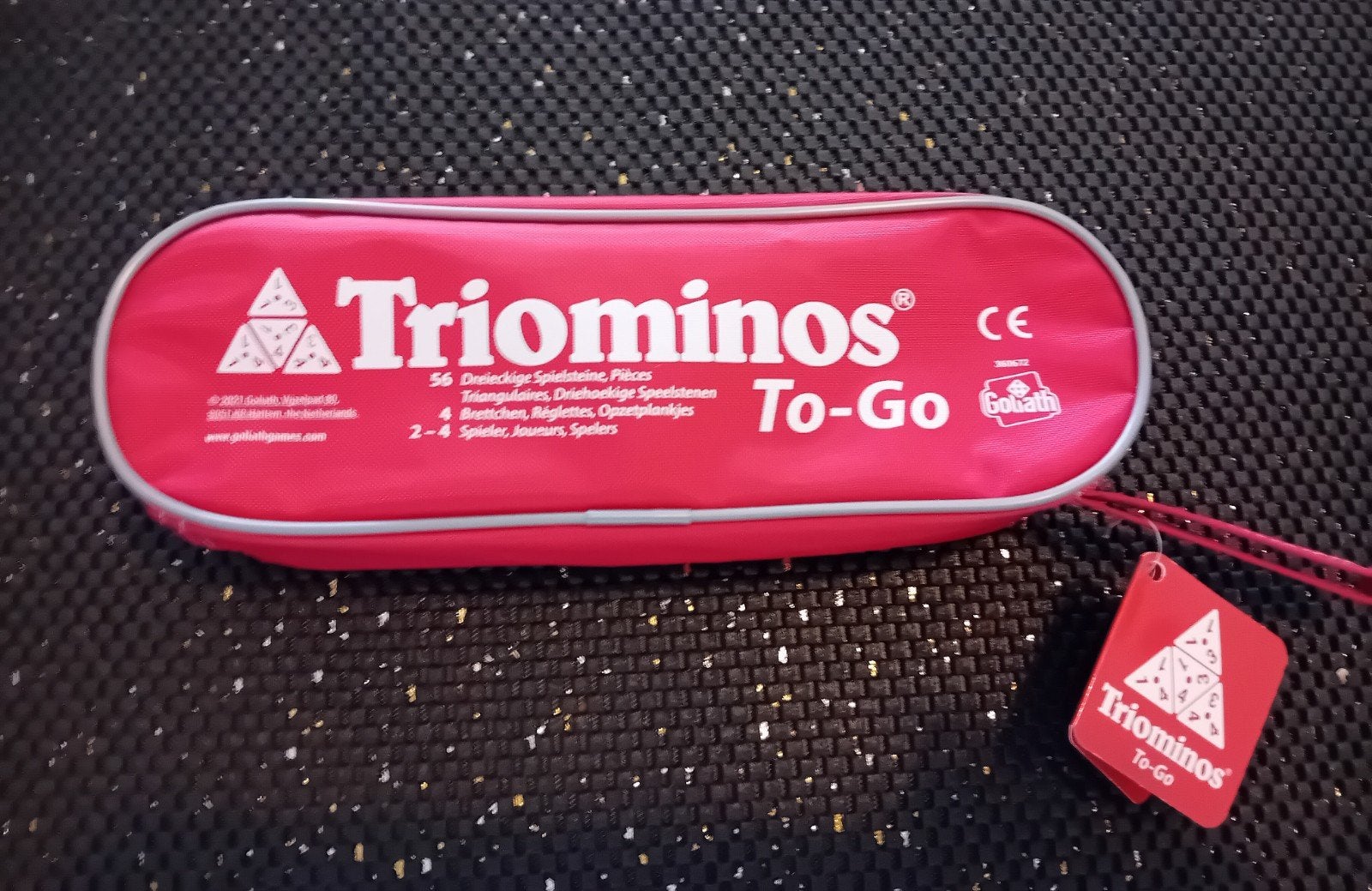 Triominos To Go. ( 2 - 4 Spears ) Nieuw in verpakking., Hobby en Vrije tijd, Gezelschapsspellen | Bordspellen, Drie of vier spelers