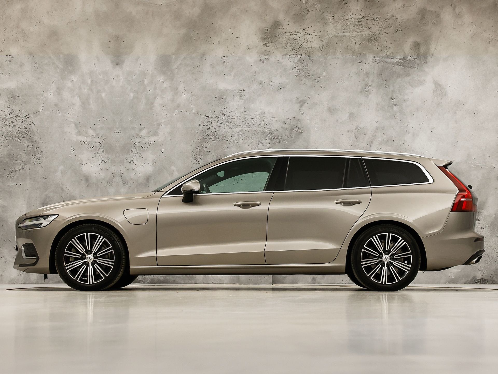 Volvo V60 2.0 T6 Recharge AWD Inscription 340Pk Automaat (SO, Auto's, Automaat, Gebruikt, Euro 6, 340 pk