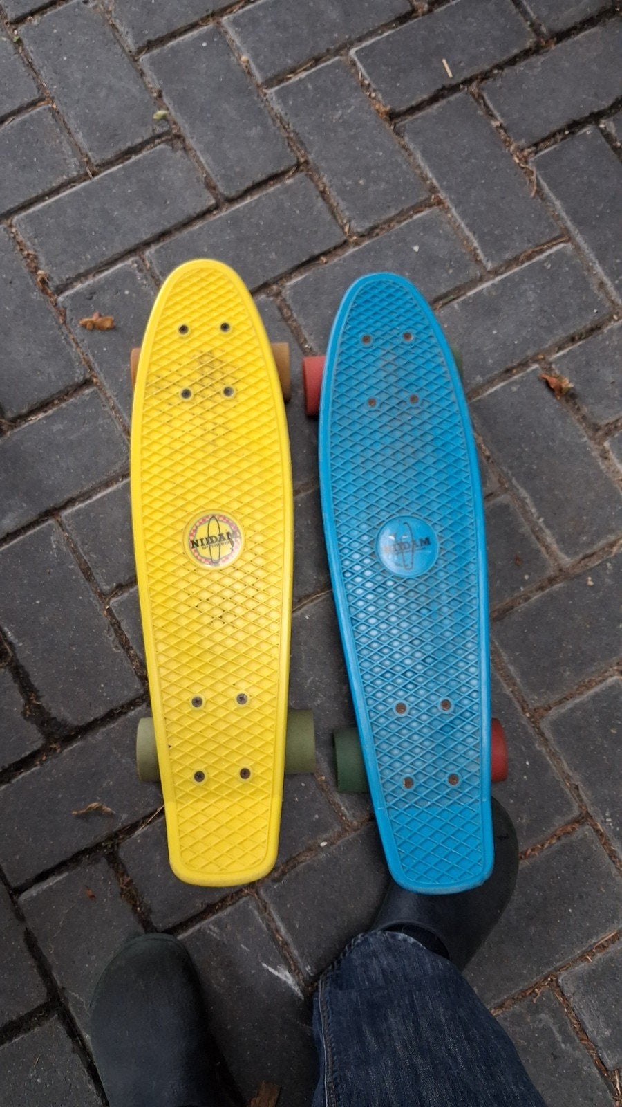 2 NIJDAM skateboards (geel en blauw), Ophalen of Verzenden, Gebruikt, Skateboard