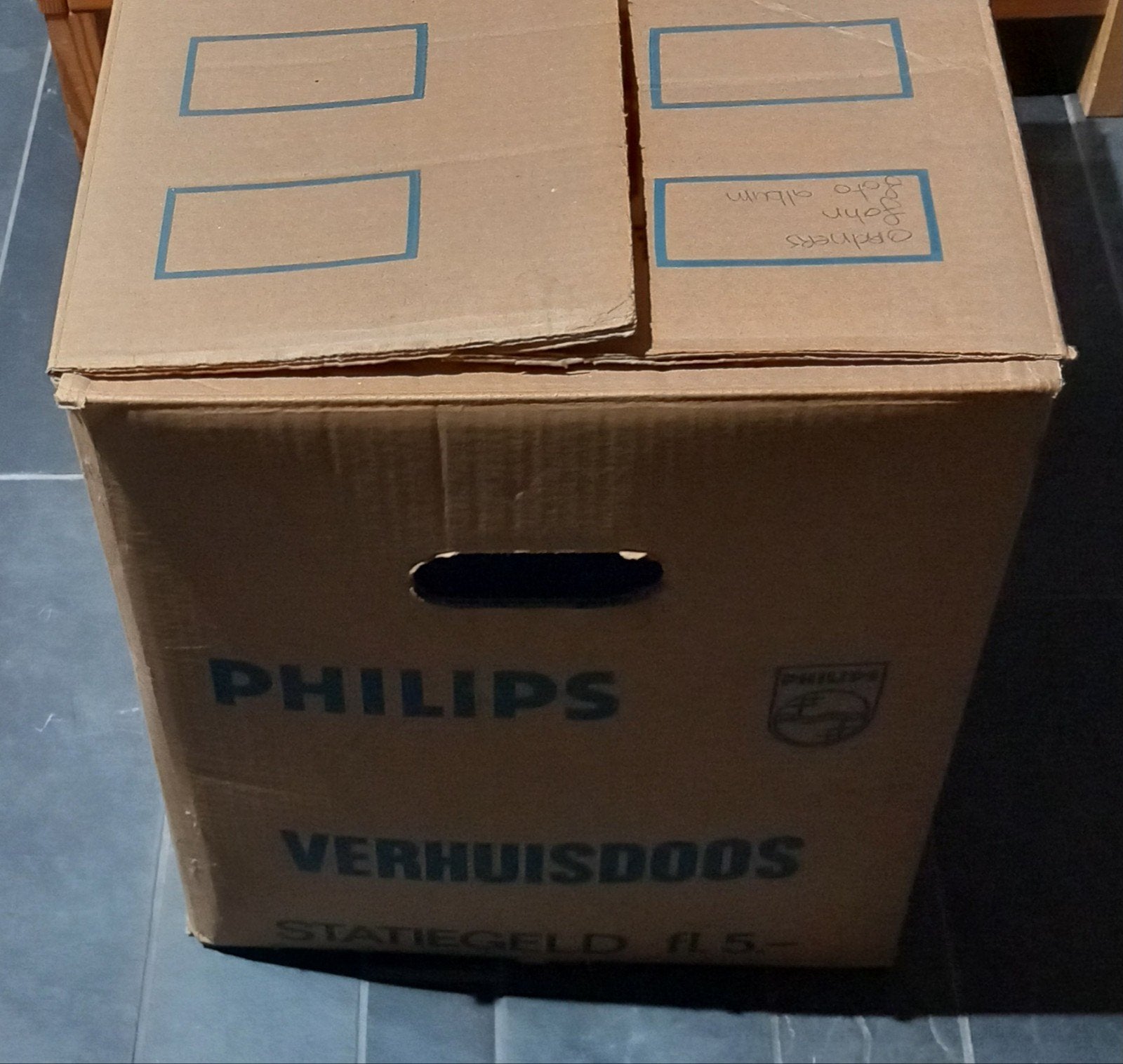 Zeer nette vintage / retro verhuisdoos van Philips., Doe-het-zelf en Verbouw, Ophalen of Verzenden, Zo goed als nieuw, Doos, Opvouwbaar