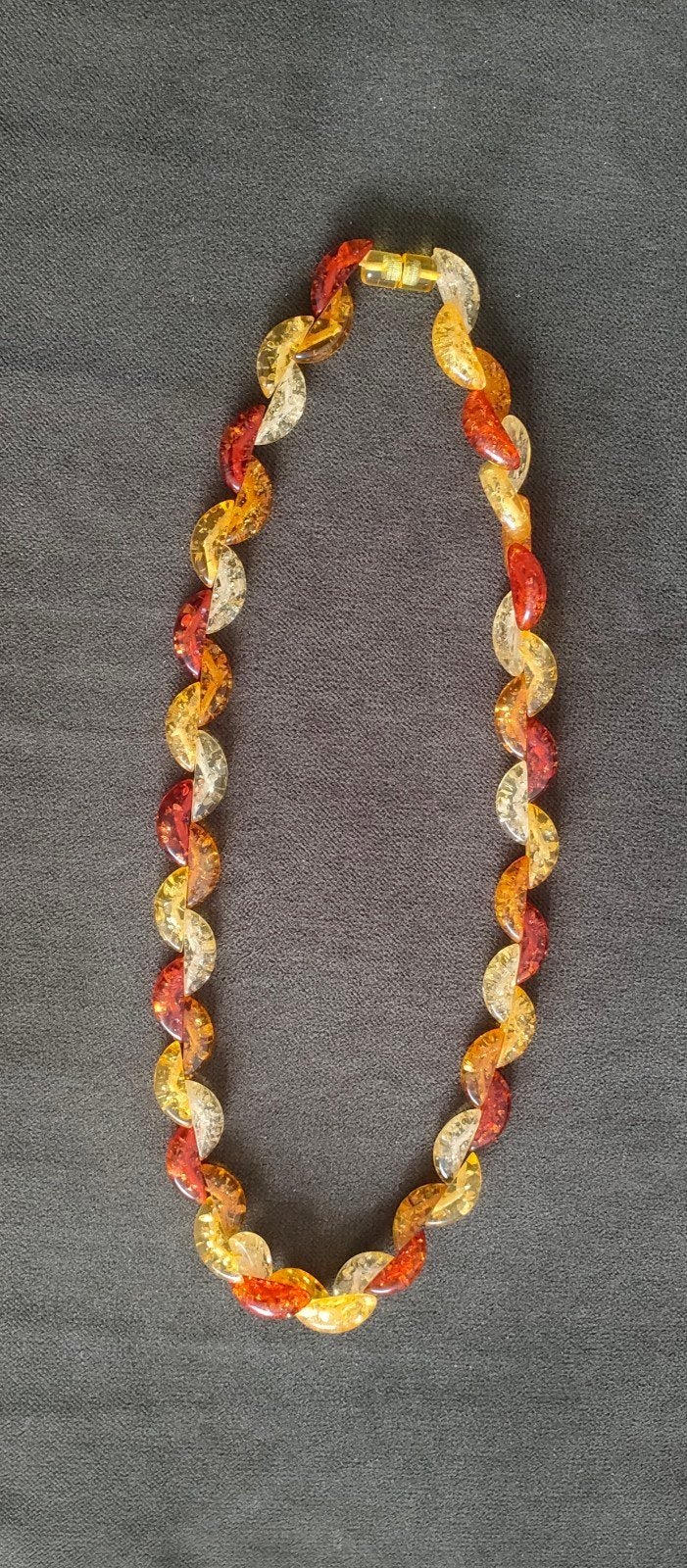 Vintage jaren '50 amber confetti lucite gedraaide ketting, Ophalen of Verzenden, Zo goed als nieuw, Kunststof