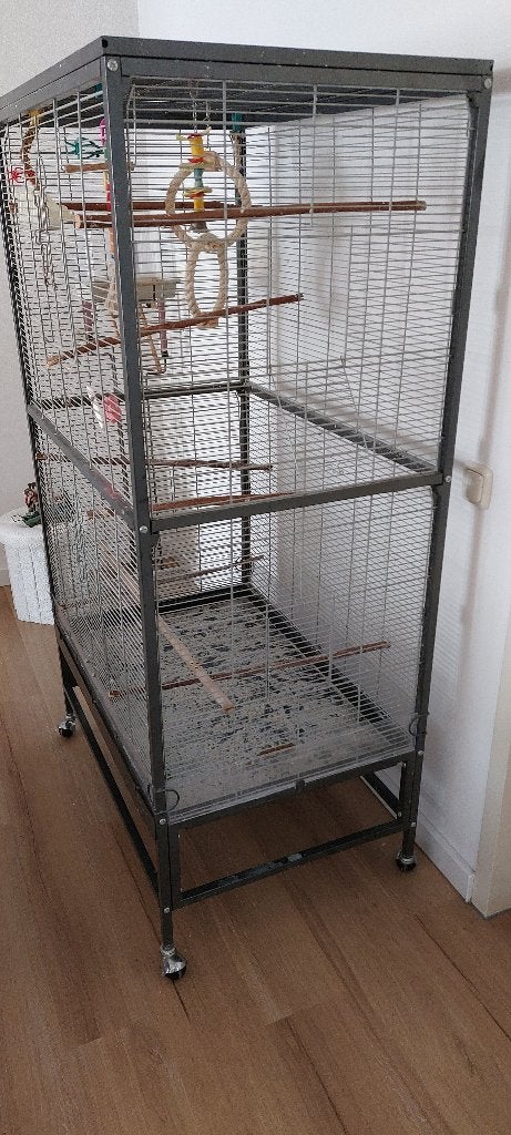 Montana paradiso 90 vogelkooi 90 x 60 x 185 hoog, Ophalen, Zo goed als nieuw, Metaal, Vogelkooi