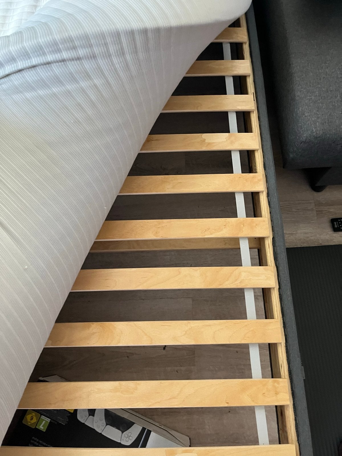 IKEA SLATTUM bed met matras - 3 jaar oud, snel ophalen!, Huis en Inrichting, Ophalen, Gebruikt, Tweepersoons, 140 cm