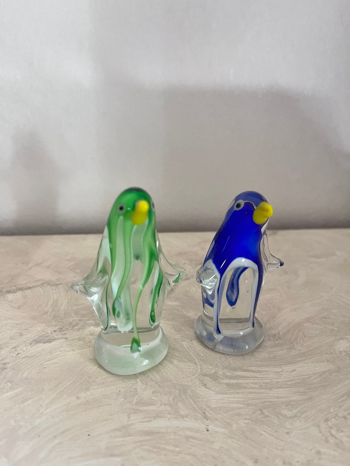 Set van 2 Murano glazen pinguïns: groen en blauw, Verzamelen, Beelden en Beeldjes, Ophalen of Verzenden, Gebruikt, Dier