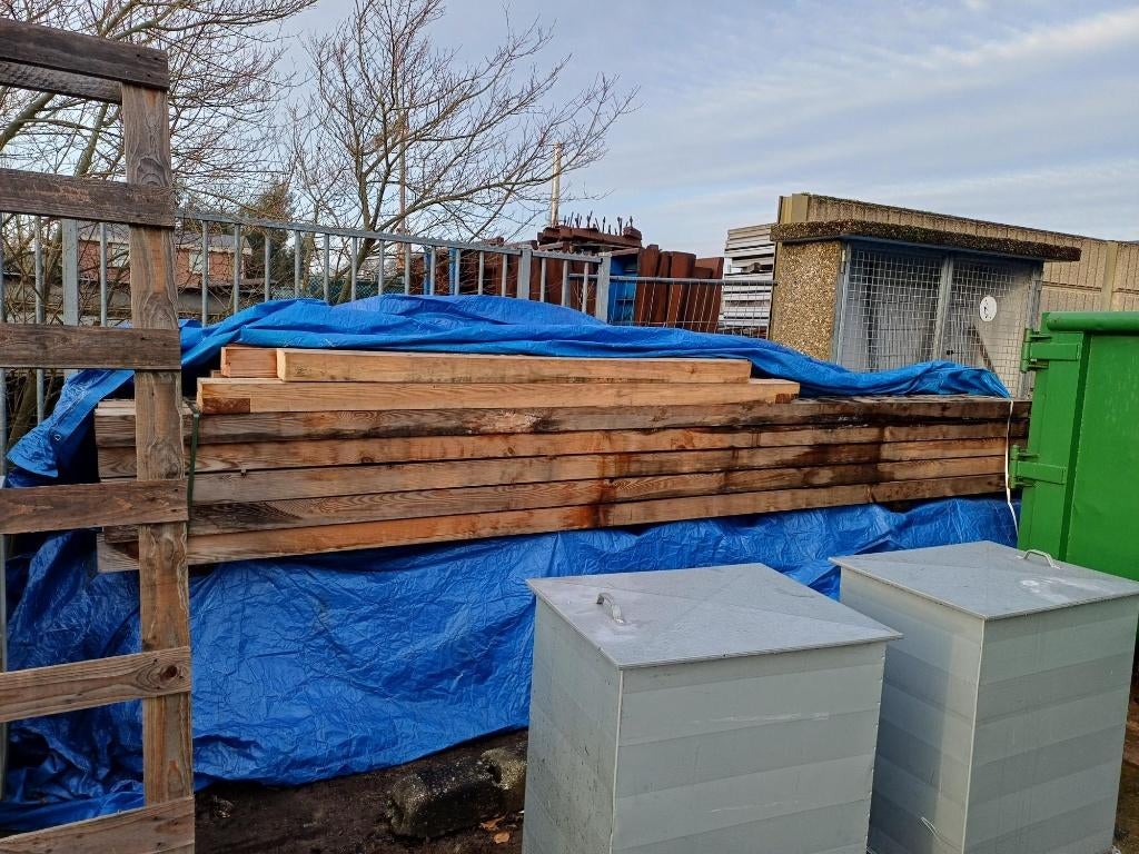 Partij houten balken, Doe-het-zelf en Verbouw, Hout en Planken, Ophalen, Zo goed als nieuw, Balk, Vuren