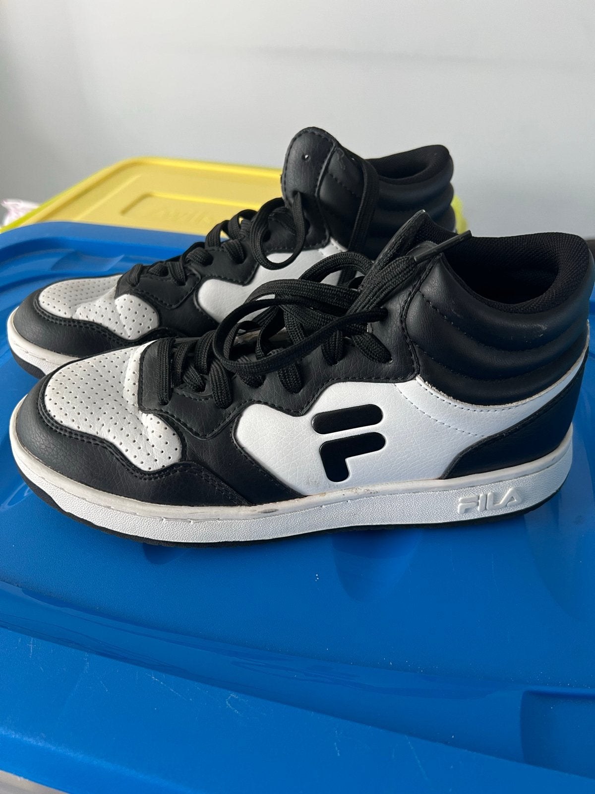 Fila sneakers maat 37 - Zwart/Wit, Ophalen of Verzenden, Zo goed als nieuw, Jongen of Meisje, Sportschoenen