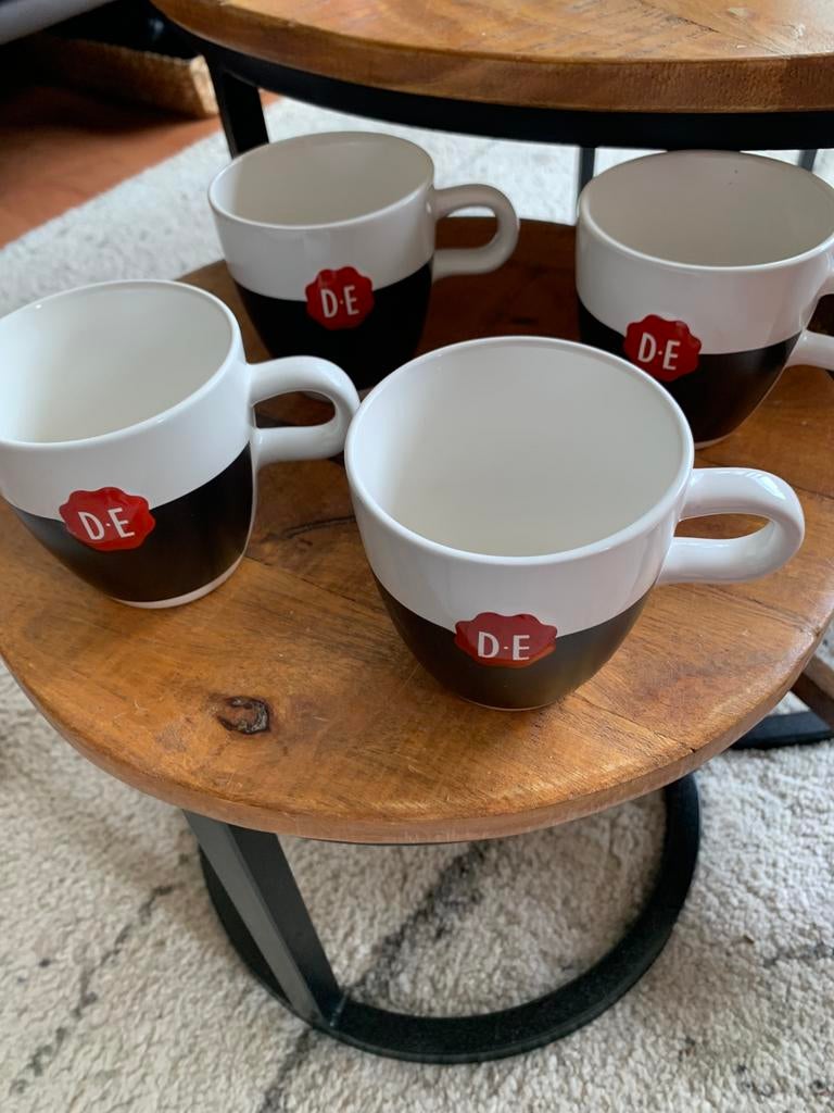 Douwe Egberts ,,krijt” koppen cappucino,4 stuks, Ophalen of Verzenden, Zo goed als nieuw, Overige stijlen, Kop(pen) en/of Schotel(s)