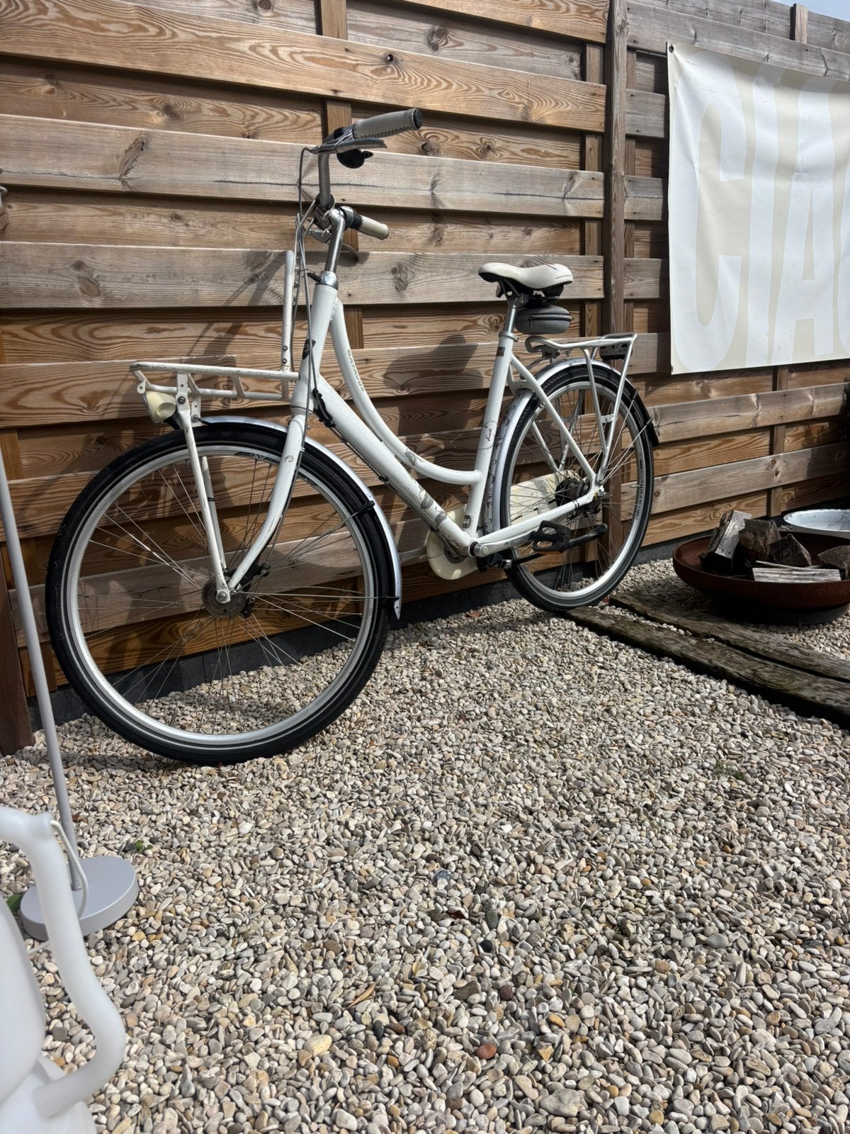 Dames fiets wit. Frame hoogte 56 cm., 53 tot 56 cm, Versnellingen, Zo goed als nieuw, Ophalen