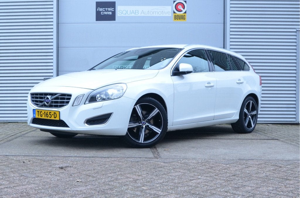 Volvo V60 1.6 T3 Summum Leder, 18" Alu, Nw Drukgroep/Massa v, Auto's, Voorwielaandrijving, Automatische klimaatregeling, Zwart