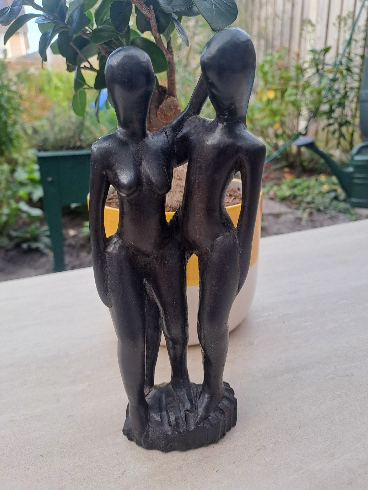 Houten sculptuur van twee figuren, Groep mensen, Ophalen of Verzenden, Handgemaakt, Beeld