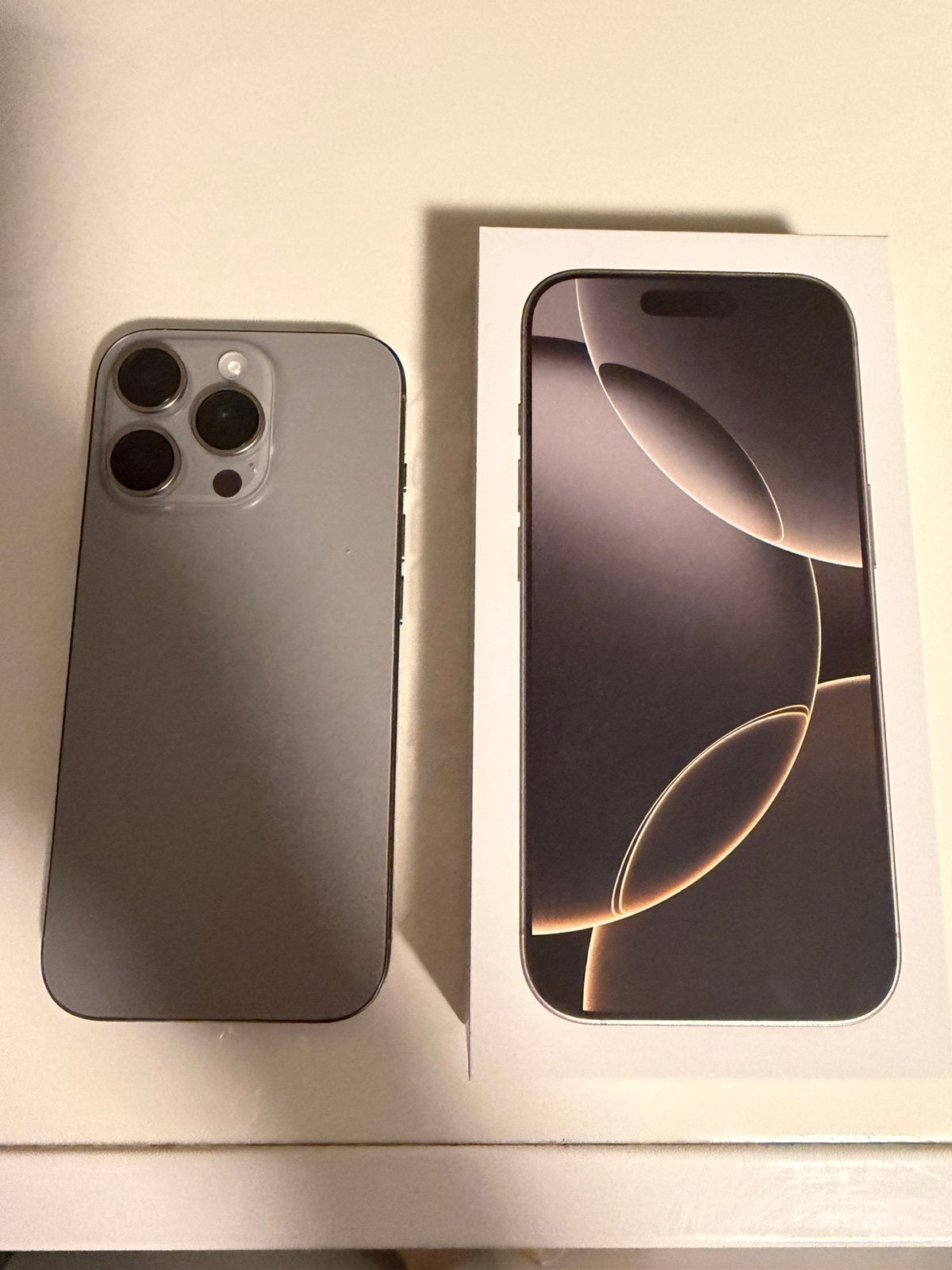 Iphone 16 Pro Naturel titanium 5G, Telecommunicatie, Mobiele telefoons | Apple iPhone, 128 GB, Zo goed als nieuw, Zonder simlock