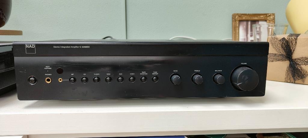 NAD C326BEE stereo versterker in nette staat, Gebruikt, 60 tot 120 watt, Stereo, Ophalen