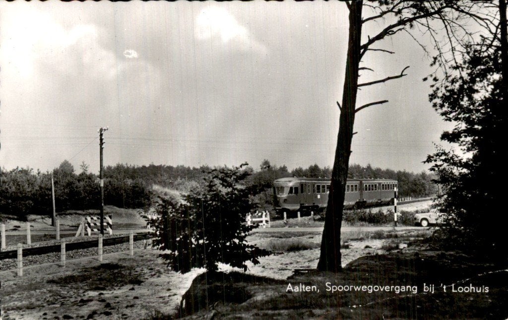 Aalten - Spoorwegovergang - bij t Loohuis, Ophalen of Verzenden, 1940 tot 1960, Ongelopen, Gelderland