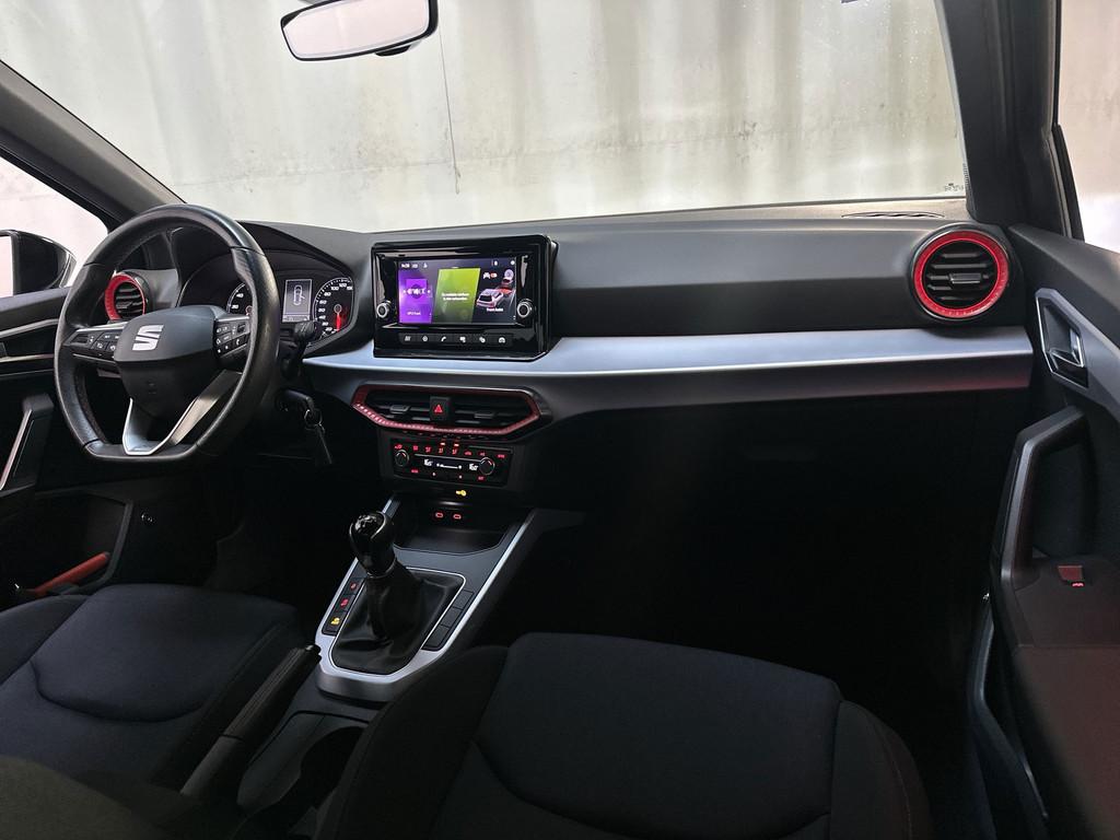 Seat Arona 1.0 TSI FR App-Connect Beats Parkeersensoren Clim, Auto's, Seat, Stof, Gebruikt, 95 pk, Met garantie (alle)