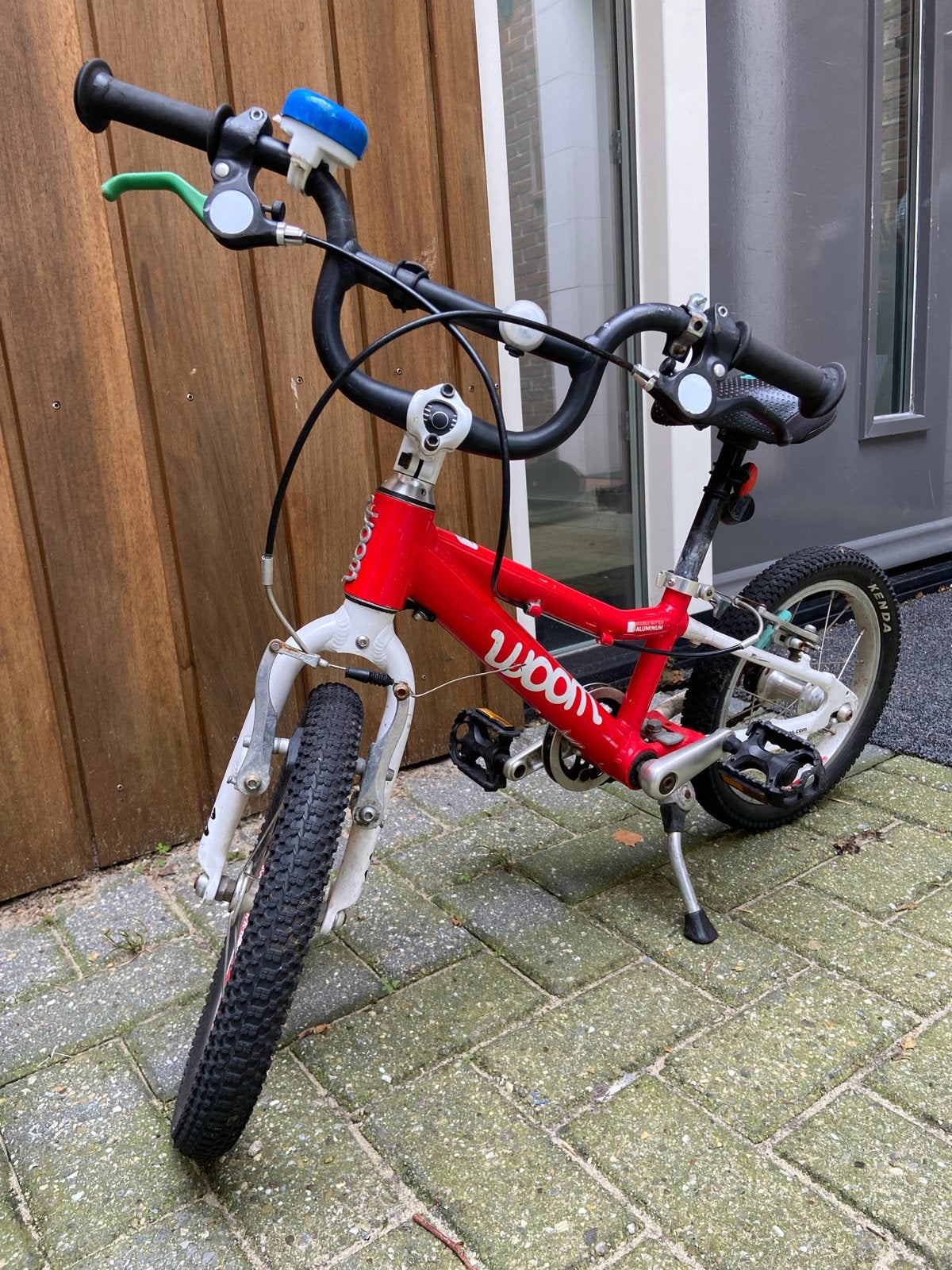 Woom 2 kinderfiets - Rood - Zo goed als nieuw, Ophalen, Gebruikt, Velgrem, 16 tot 20 inch