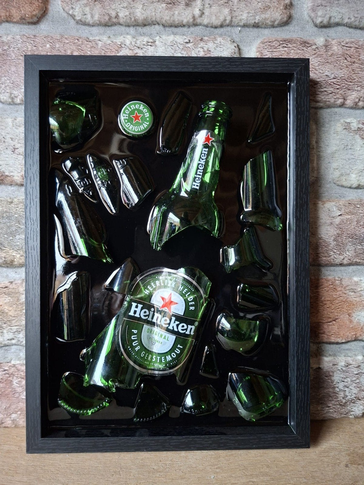 Heineken flesje verwerkt in een lijst 23x33 met Epoxy, Ophalen of Verzenden