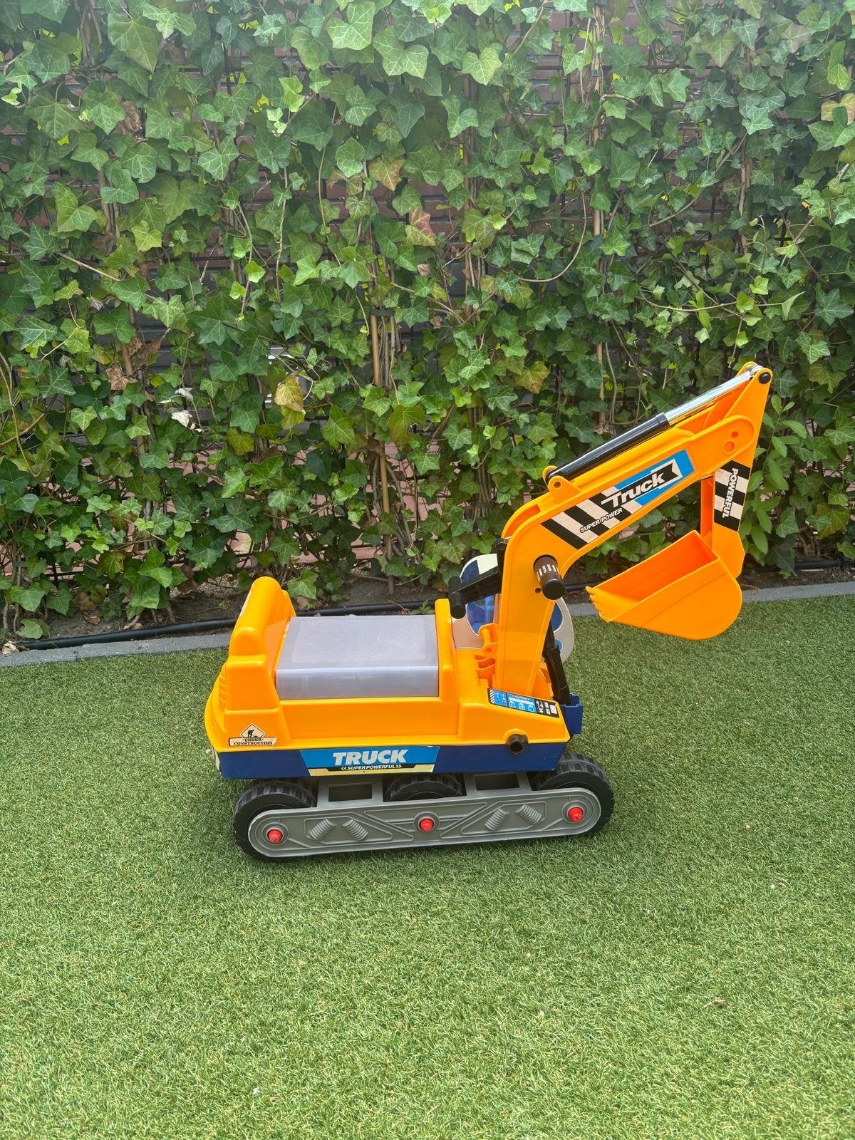 Grote gele kinder graafmachine met zitje, Ophalen, Gebruikt