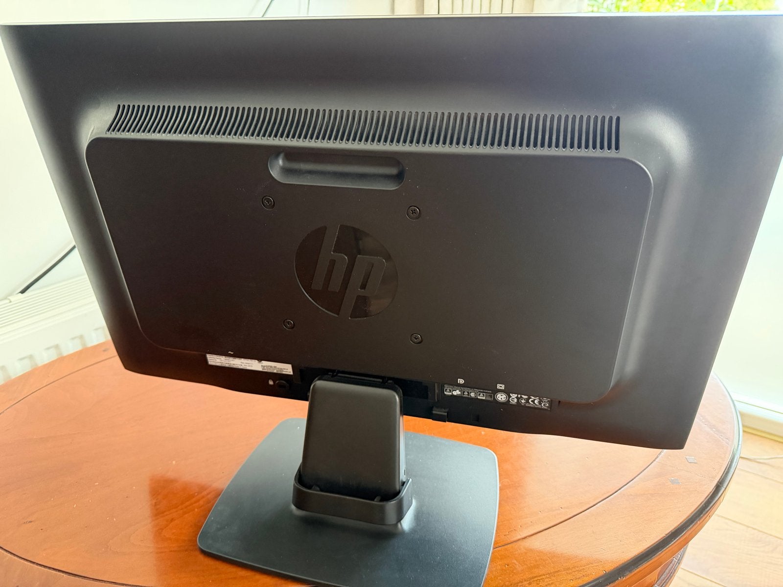 HP ProDisplay P222va Monitor - Full HD, VA-paneel, Ophalen, Kantelbaar, VA, Full HD