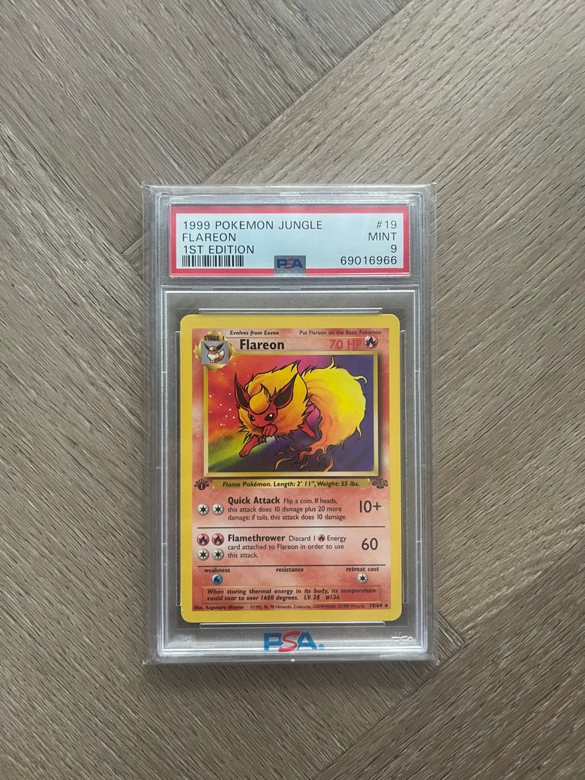 Flareon 1st Edition 19/64 Jungle PSA 9, Ophalen of Verzenden, Zo goed als nieuw, Losse kaart
