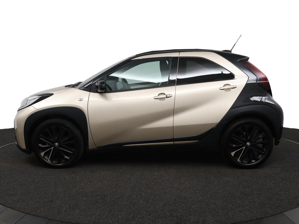 Toyota Aygo X 1.0 VVT-i S-CVT Envy | Automaat | Stoelverwarm, 12 maanden, Gebruikt, 4 stoelen, Leder en Stof