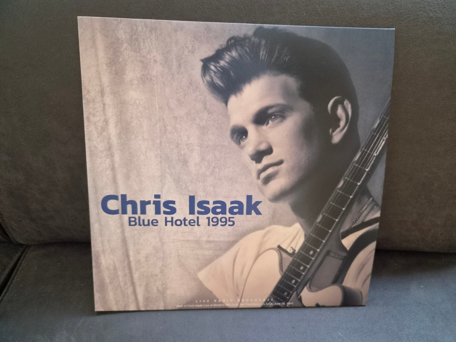 Chris Isaak - Blue Hotel 1995 (Blauw Vinyl), LP, Pop, Ophalen of Verzenden, Zo goed als nieuw