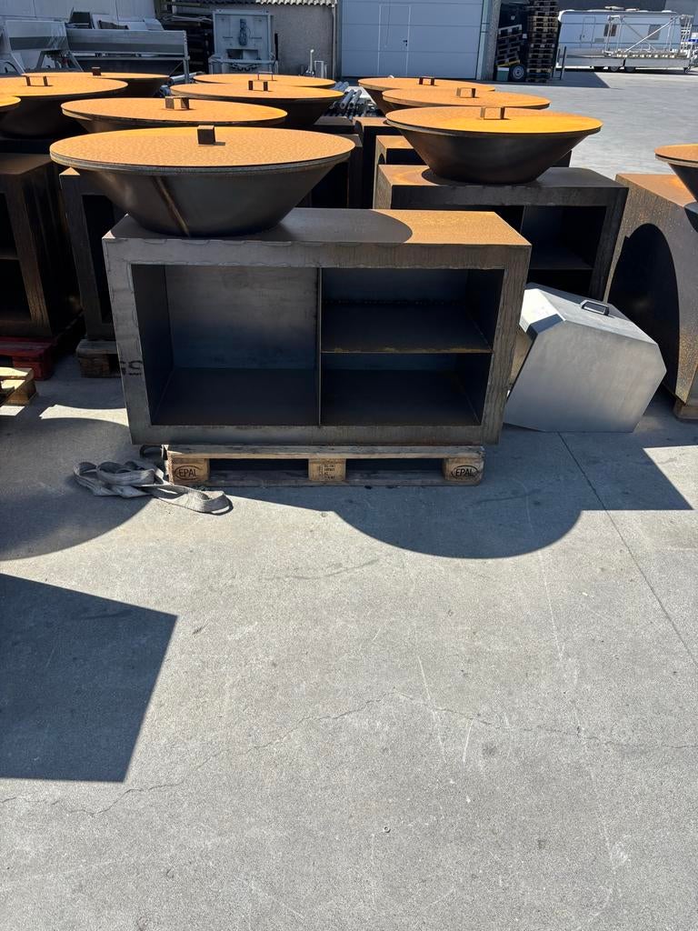 Cortenstaal buitenkeuken / BBQ meubel met vuurschaal, Ophalen, Zo goed als nieuw