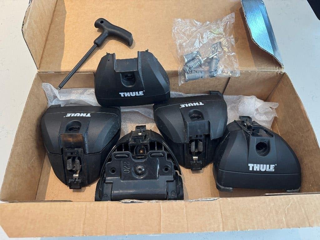 Thule 753 voeten set en kitset 4021 Volvo V60 (2010 - 2018), Auto diversen, Dakdragers, Ophalen, Gebruikt