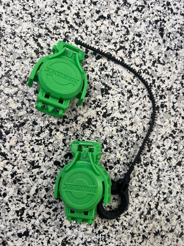 Beyblade Launcher - Groen (2 stuks), Kinderen en Baby's, Speelgoed | Overig, Gebruikt, Jongen of Meisje, Ophalen of Verzenden