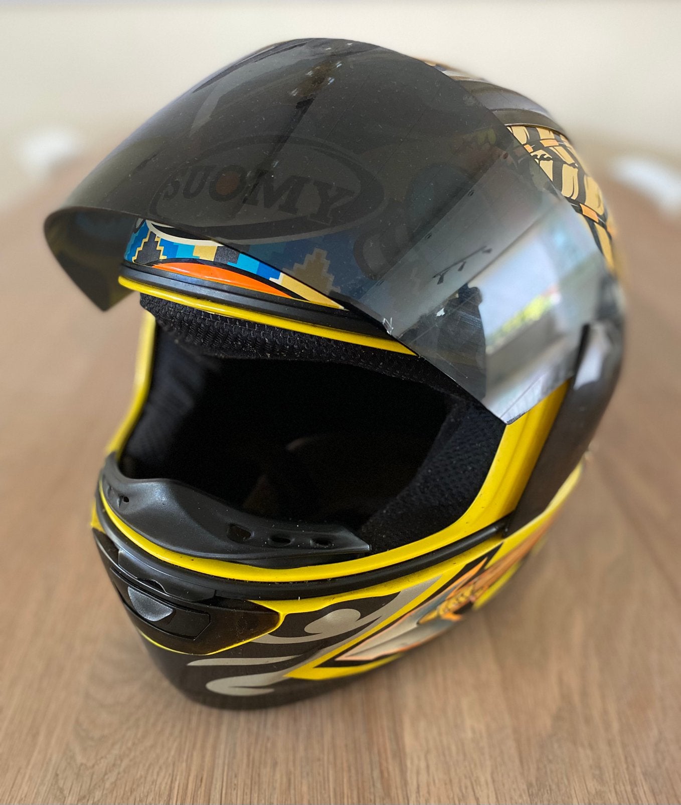 Sportieve Suomy integraal helm, Ophalen of Verzenden, Tweedehands, Integraalhelm, Overige merken