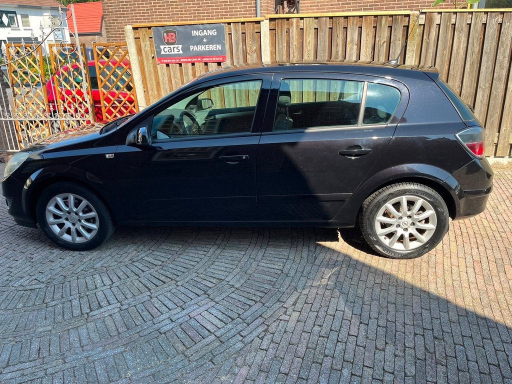 Opel Astra 1.6 Temptation, Voorwielaandrijving, 15 km/l, Gebruikt, Startonderbreker