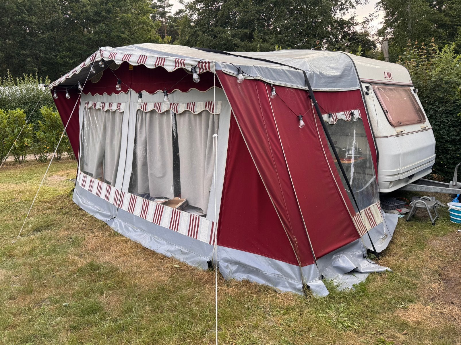 Voortent rood maat 7, Ophalen, Zo goed als nieuw
