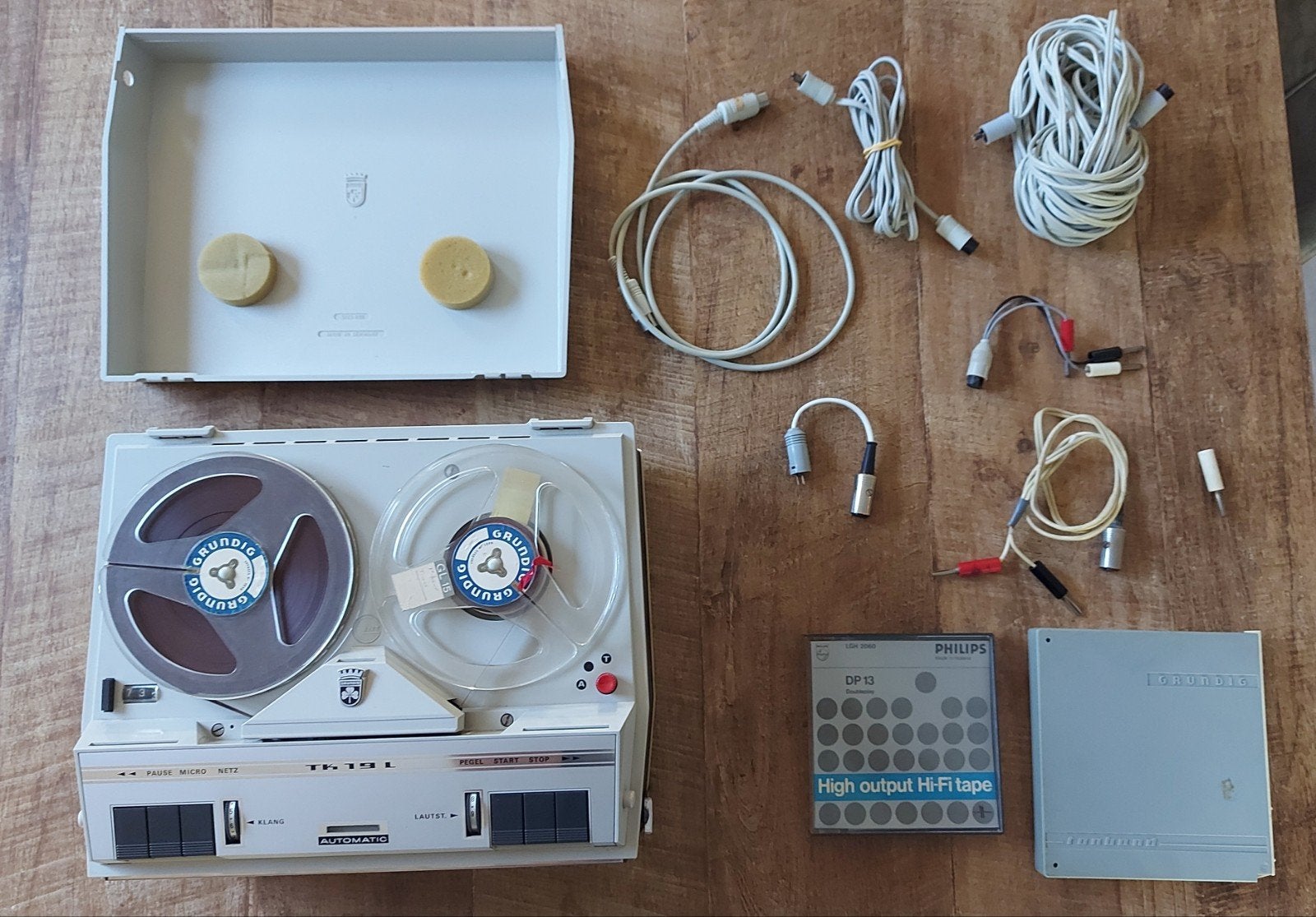 Vintage Grundig TK 19L Bandrecorder met banden en kabels, Ophalen of Verzenden, Bandrecorder, Met banden