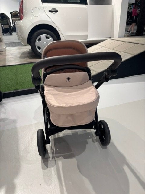 Abc design mingo poppenwagen, Ophalen, Zo goed als nieuw, Zonnekap