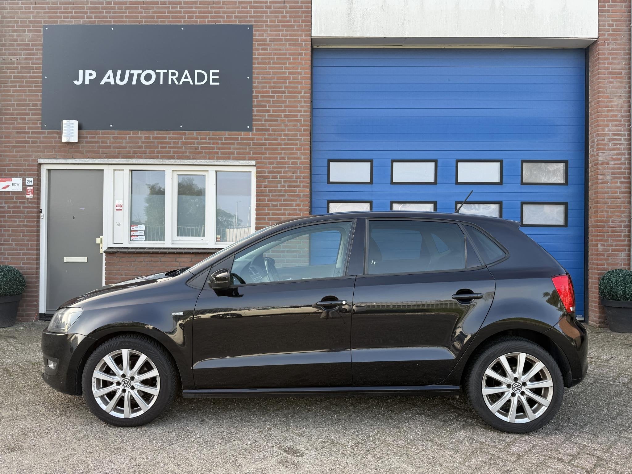 Volkswagen Polo 1.2 TSI Match | Navi | Airco | Stoelverwarmi, Euro 5, Stof, Zwart, 4 cilinders
