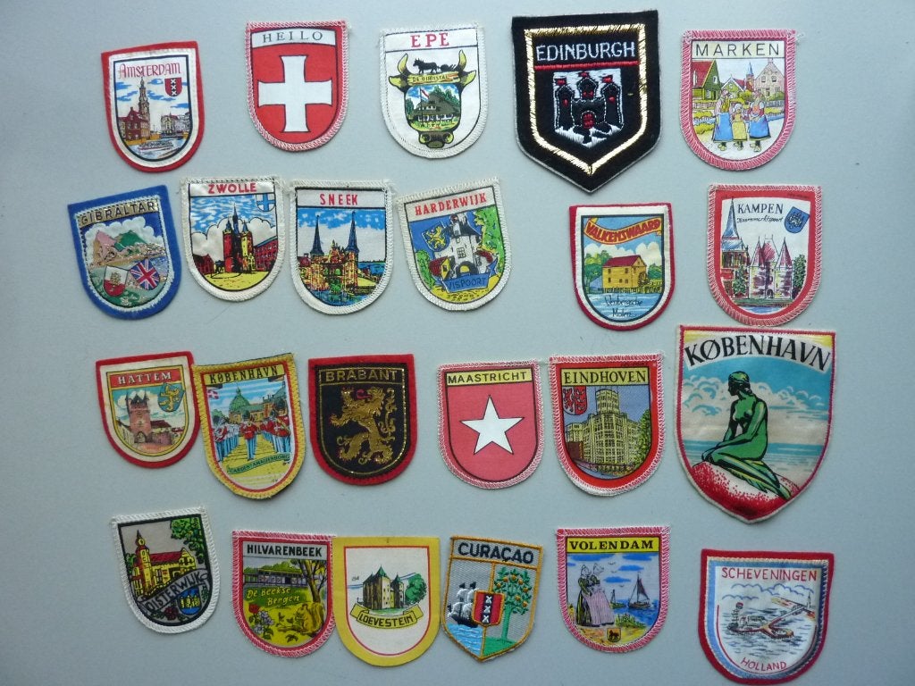 22 kleding patches van steden, Ophalen of Verzenden, Zo goed als nieuw, Overige typen