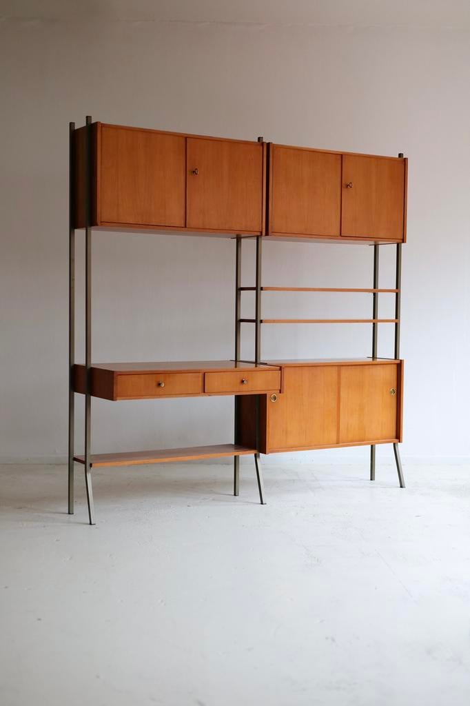 Vintage vrijstaand wandmeubel wandkast jaren 50/60 walnoot, Ophalen, Tijdperk, Zo goed als nieuw, L von Bönninghausenstraat 37, 7651AA Tubbergen