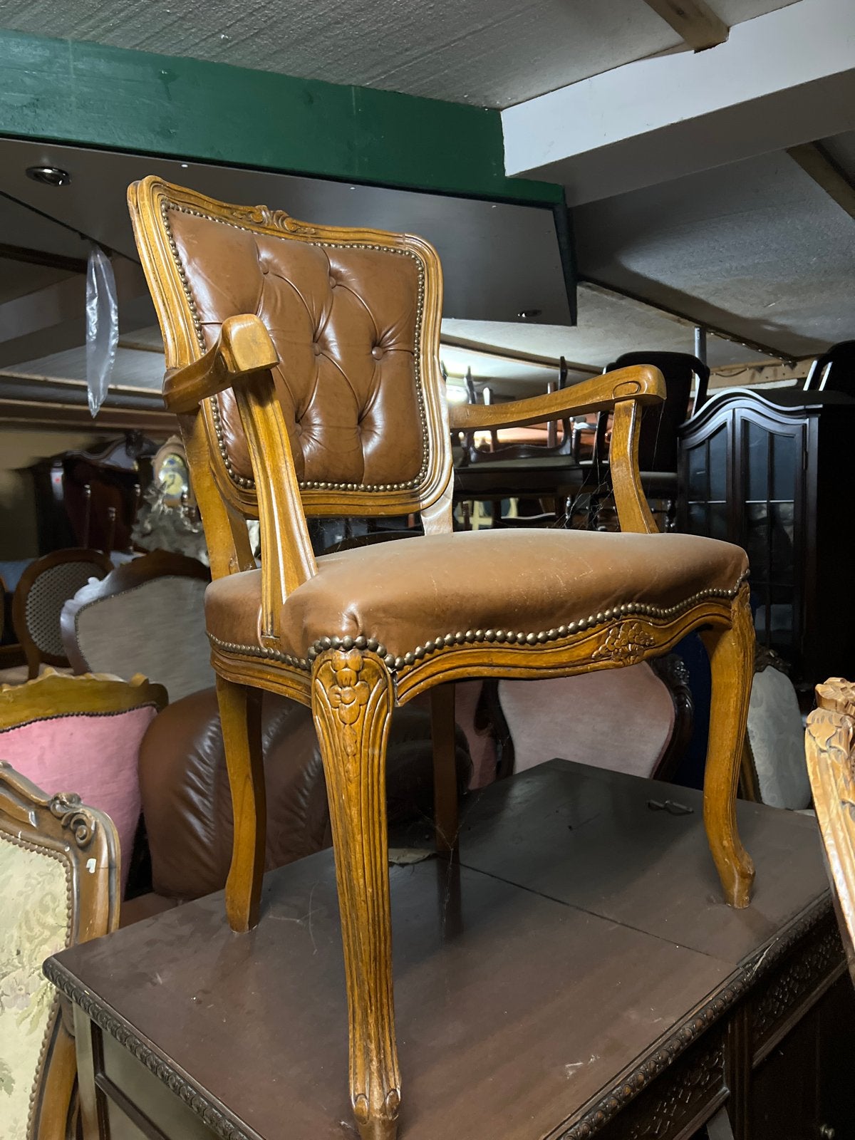Lodewijk fauteuil van leer. MAGAZIJN OPRUIMINGEN, Huis en Inrichting, Ophalen, Gebruikt, 50 tot 75 cm, Leer