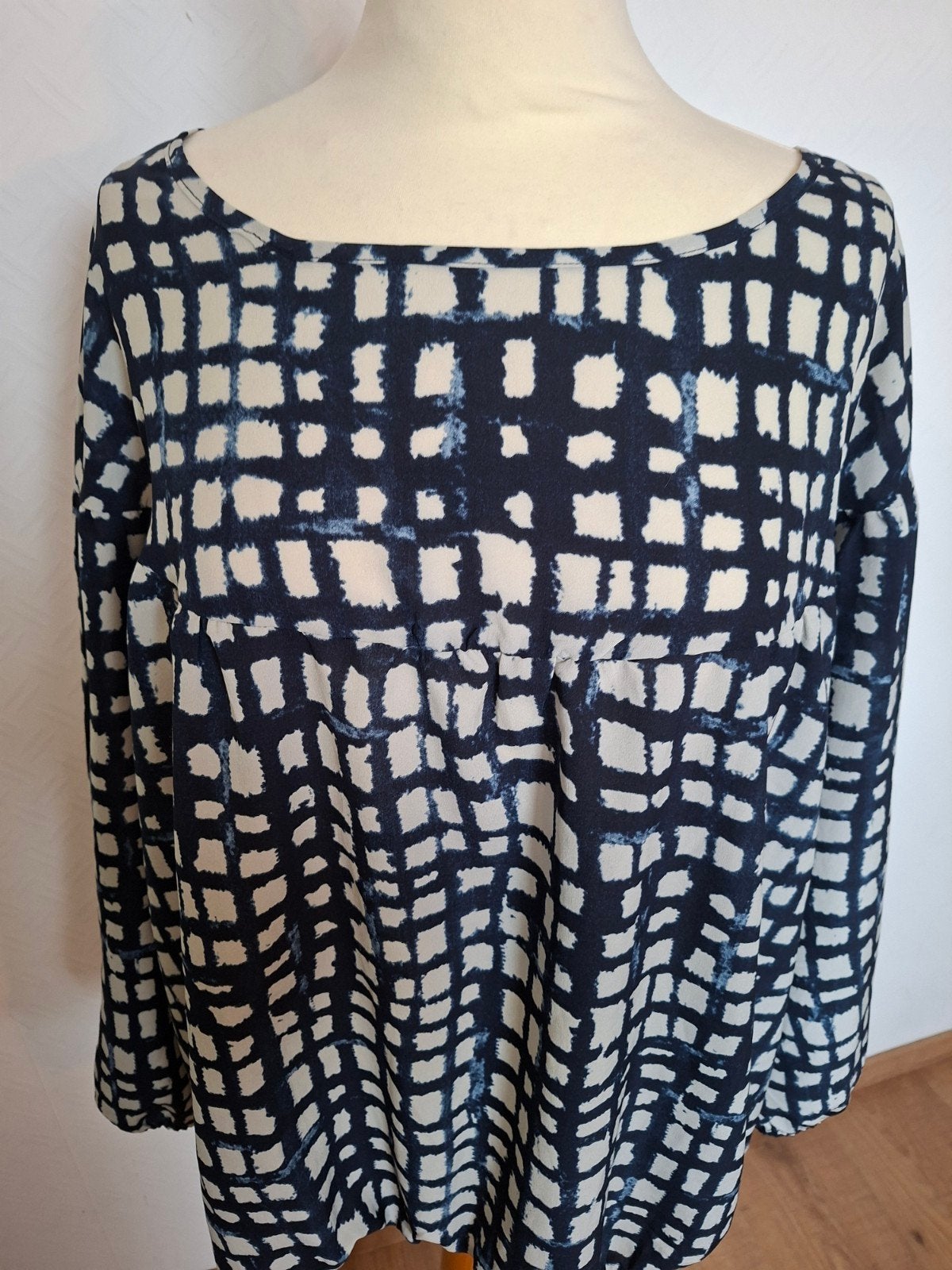 Norah donkerblauwe geruite blouse maat 46, Norah, Ophalen of Verzenden, Zo goed als nieuw, Blauw