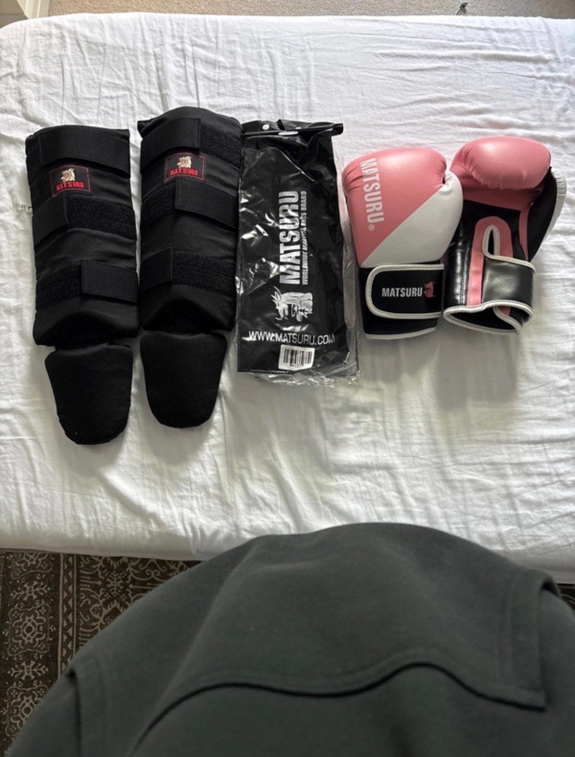Matsuru Boksset: Bokshandschoenen 12oz & Scheenbeschermers L, Sport en Fitness, Overige, Vechtsportbescherming, Maat L, Ophalen of Verzenden