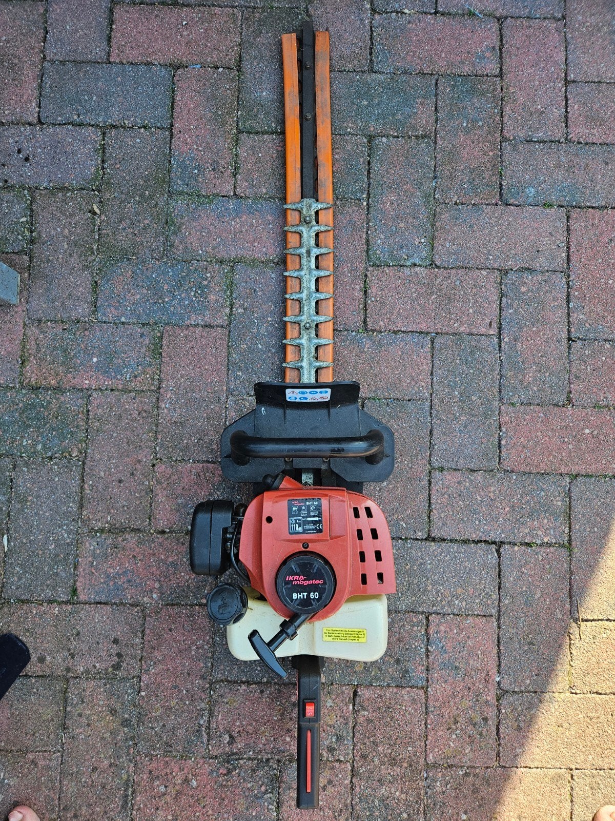 Heggenschaar Ikra Mogatec BHT 60, Tuin en Terras, Takkenscharen, Gebruikt, 20 t/m 29 mm, Ophalen