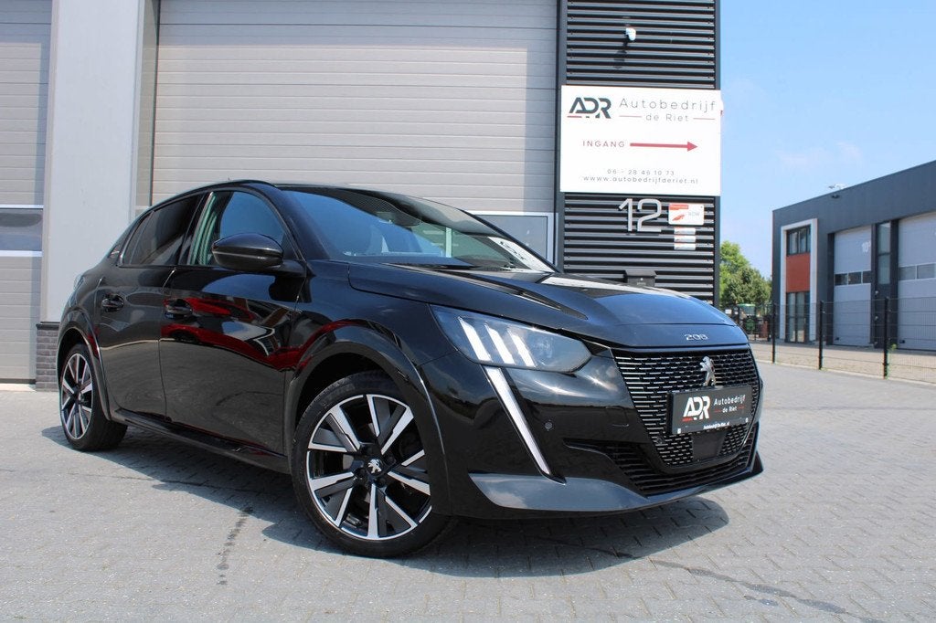 Peugeot 208 1.2 PURETECH|GT-Line|LEDER|VIRTUAL|17''LM|ACC|CR, Voorwielaandrijving, 101 pk, Gebruikt, Zwart