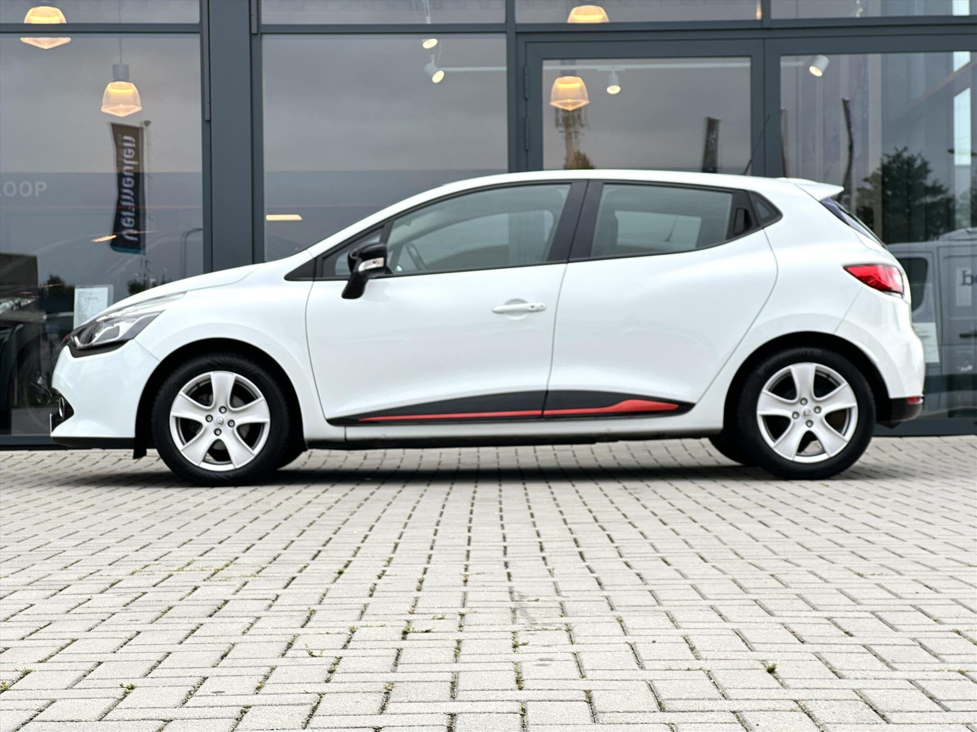 Foto 6 van RENAULT Clio TCe 90pk Dynamique | Nav. | Cruise C. | Voll De