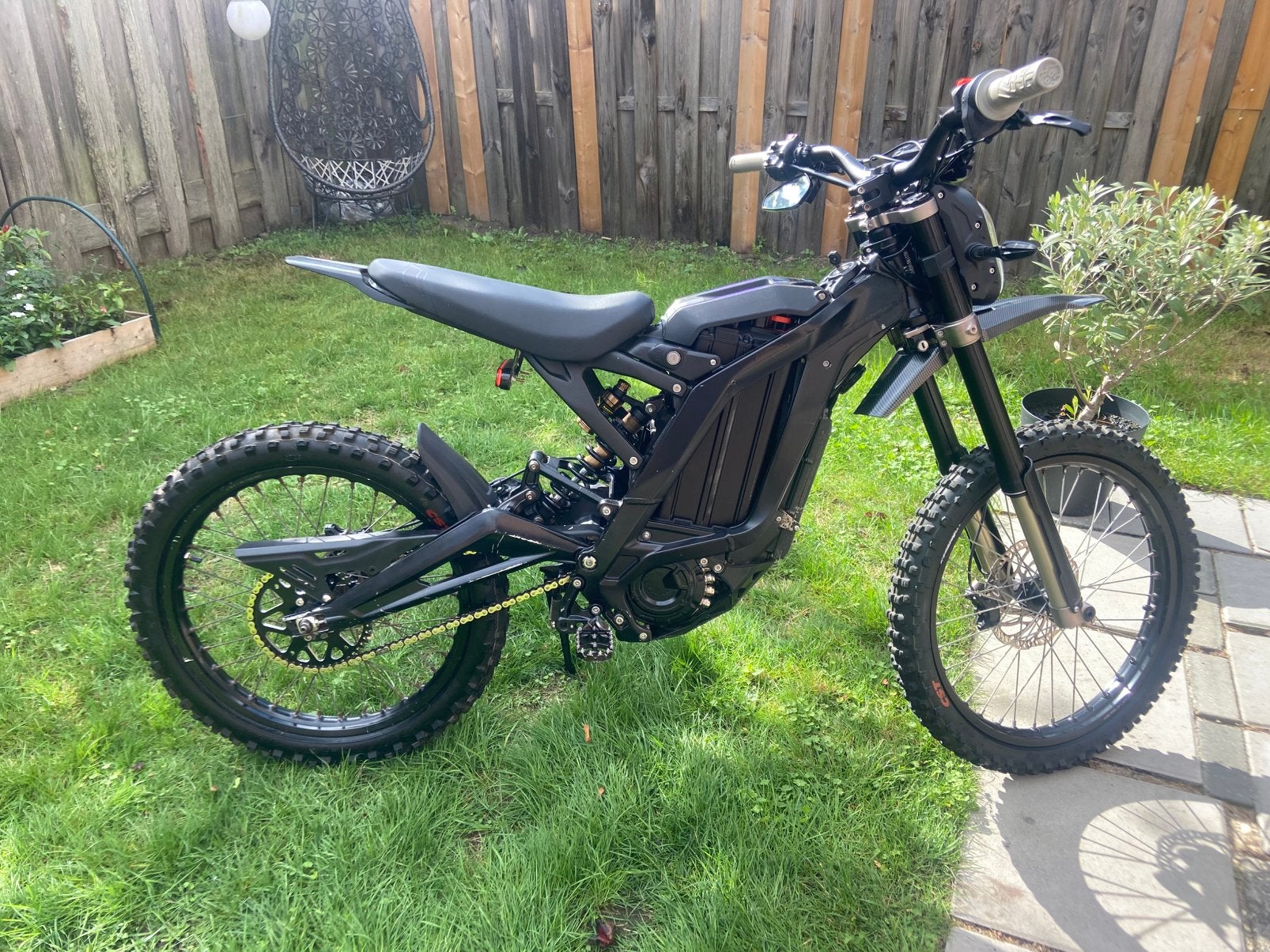 Surron light bee x 2025, Fietsen en Brommers, Gebruikt, 0 versnellingen, 0 cc, Ophalen