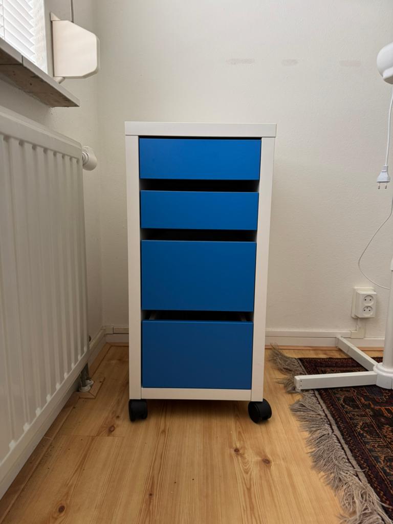 Kleine opbergkast met wieltjes – praktisch en compact, Ophalen, 50 tot 100 cm, Zo goed als nieuw, Minder dan 100 cm