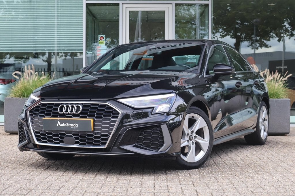 Audi A3 Limousine 30 TFSI S-Line 110pk | Climate | Cruise |, Auto's, Automaat, Gebruikt, Verwarmde buitenspiegels, Leder en Stof