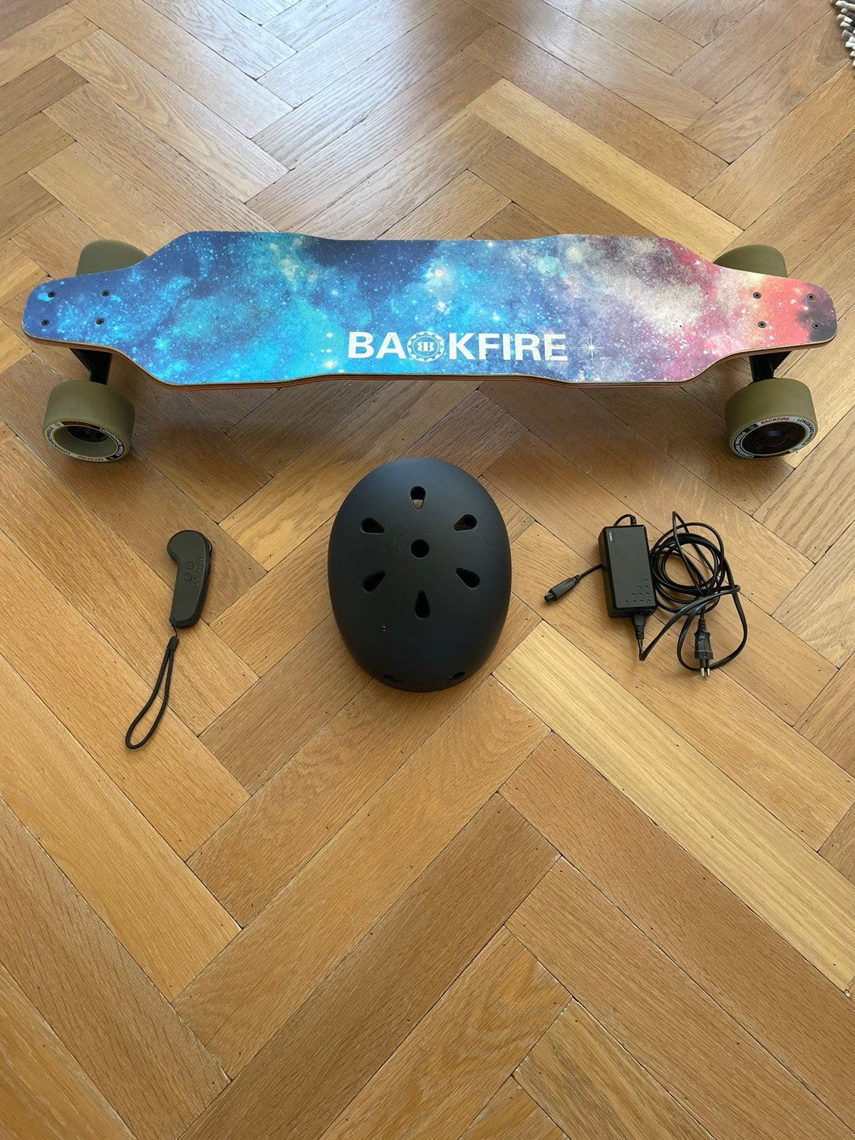 Backfire G2 Galaxy elektrisch longboard, Sport en Fitness, Skateboarden, Ophalen, Gebruikt, Skateboard, Longboard
