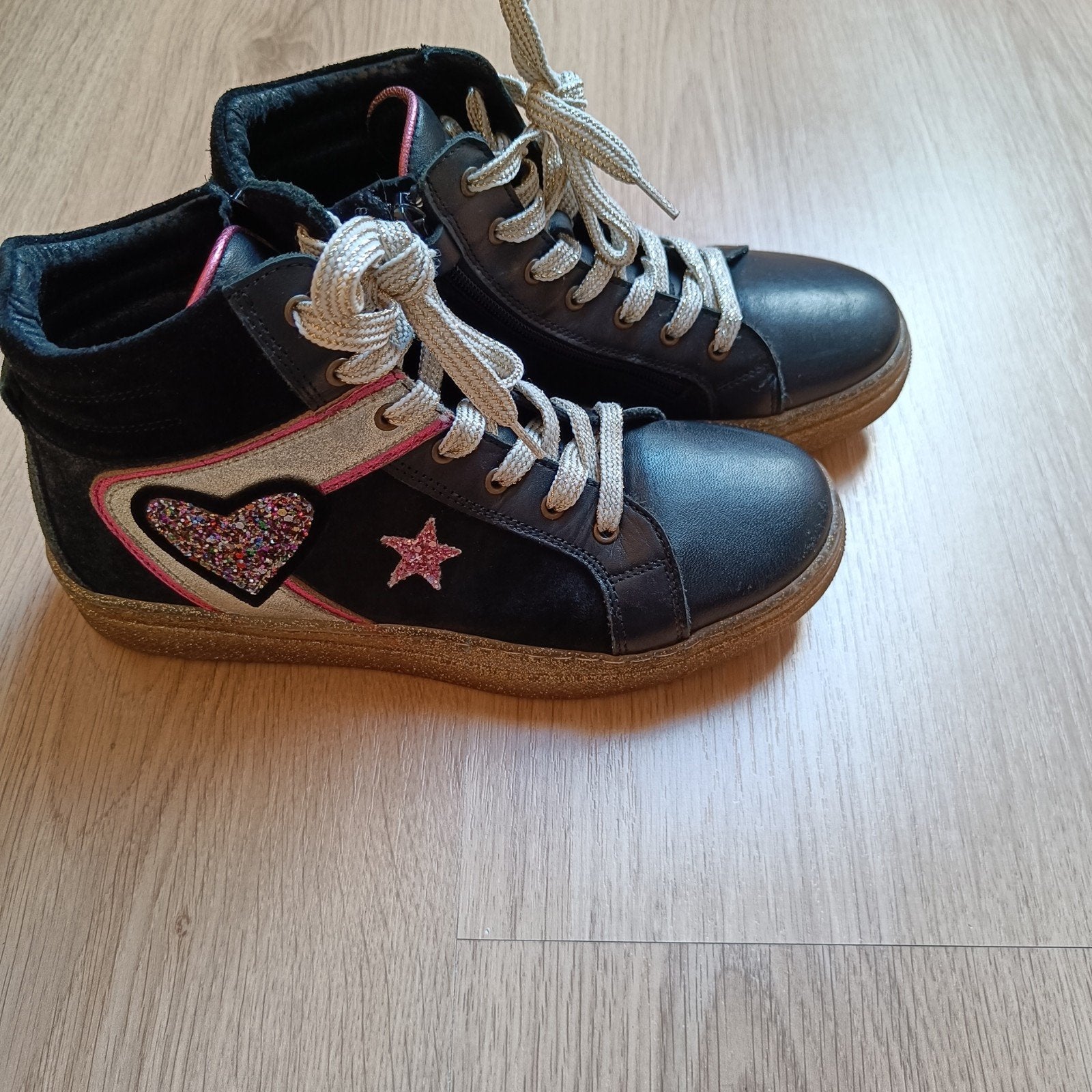 Mim Pi Kinderschoenen Zwart met Applicatie Veterschoen, Ophalen of Verzenden